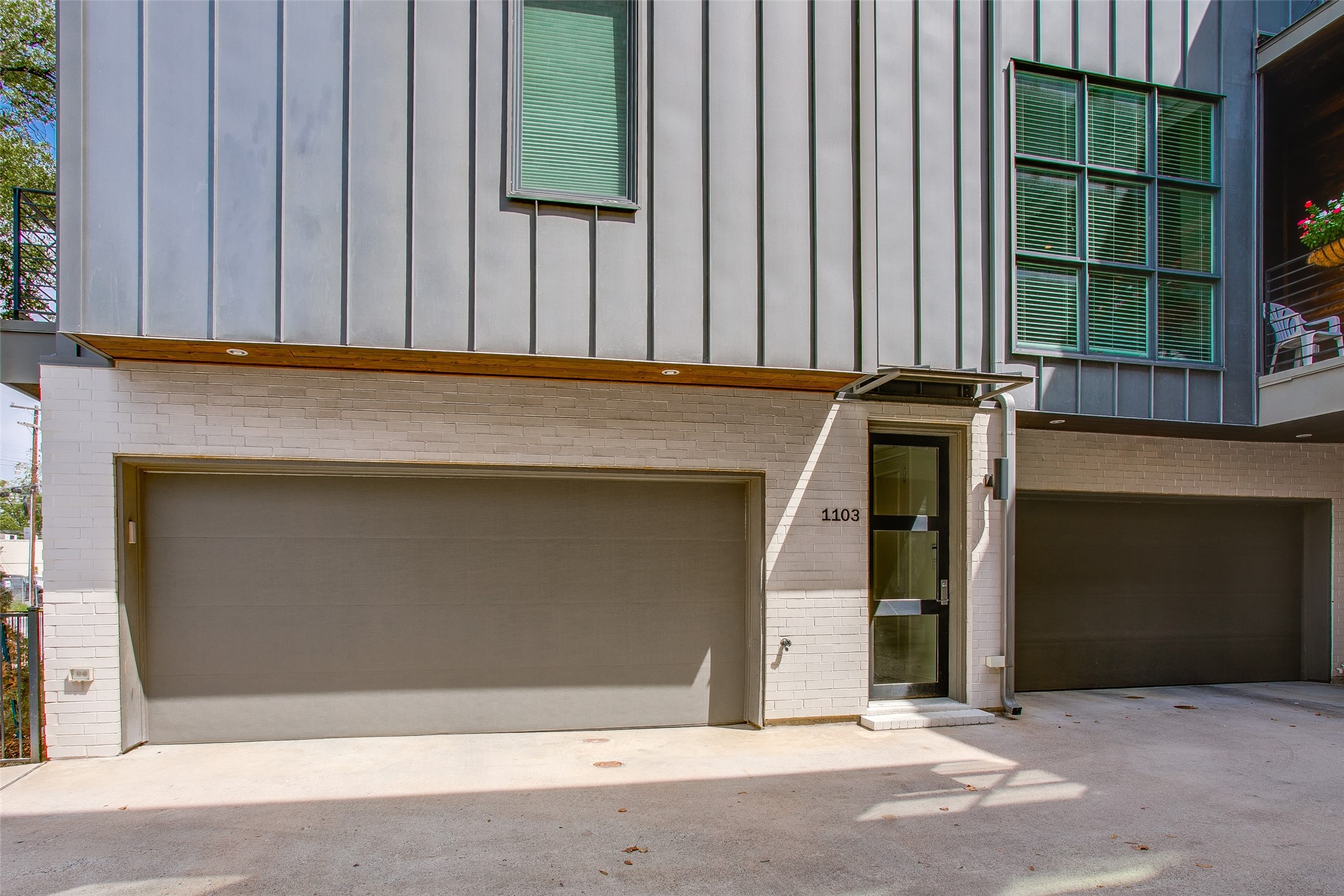 5202 Capitol Dallas TX 75206