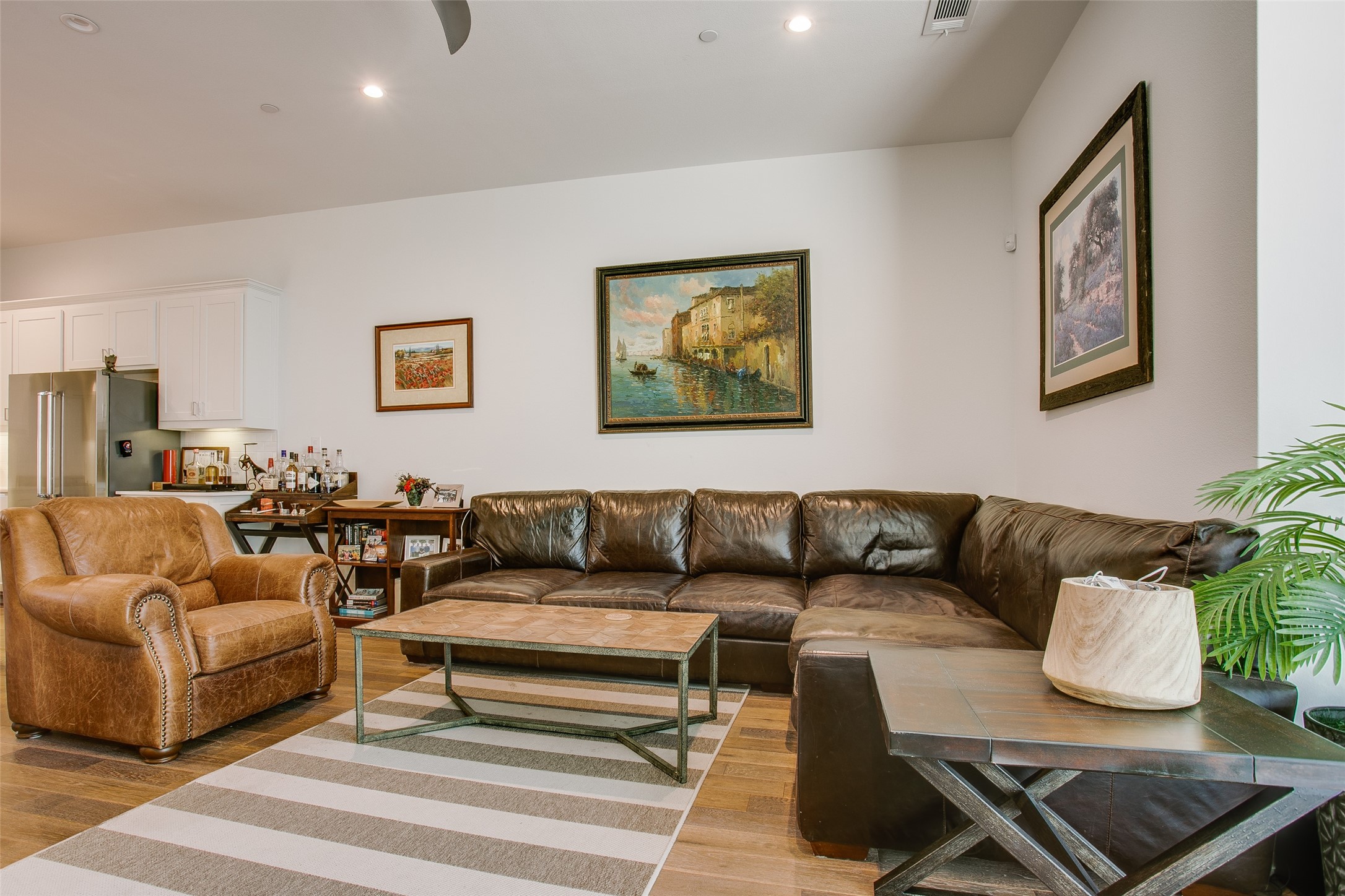 5202 Capitol Dallas TX 75206