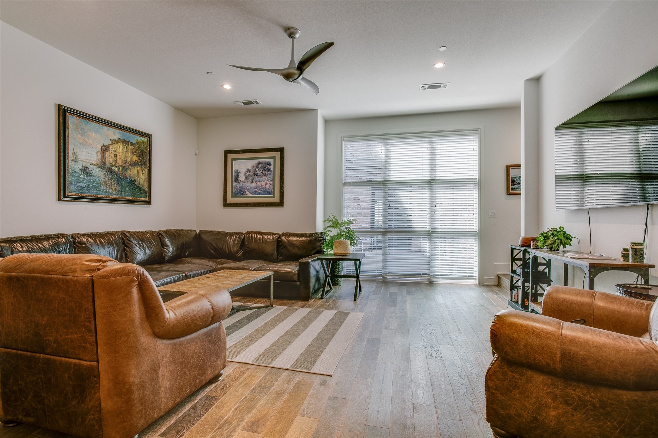 5202 Capitol Dallas TX 75206