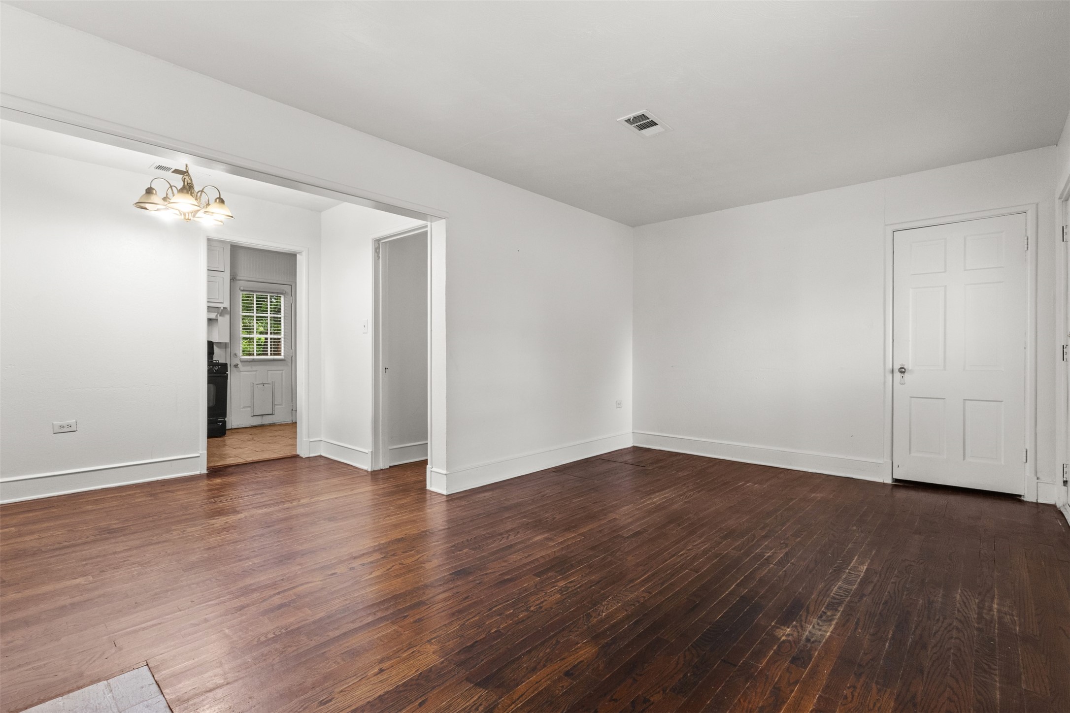 301 Maple Street Richardson TX 75081