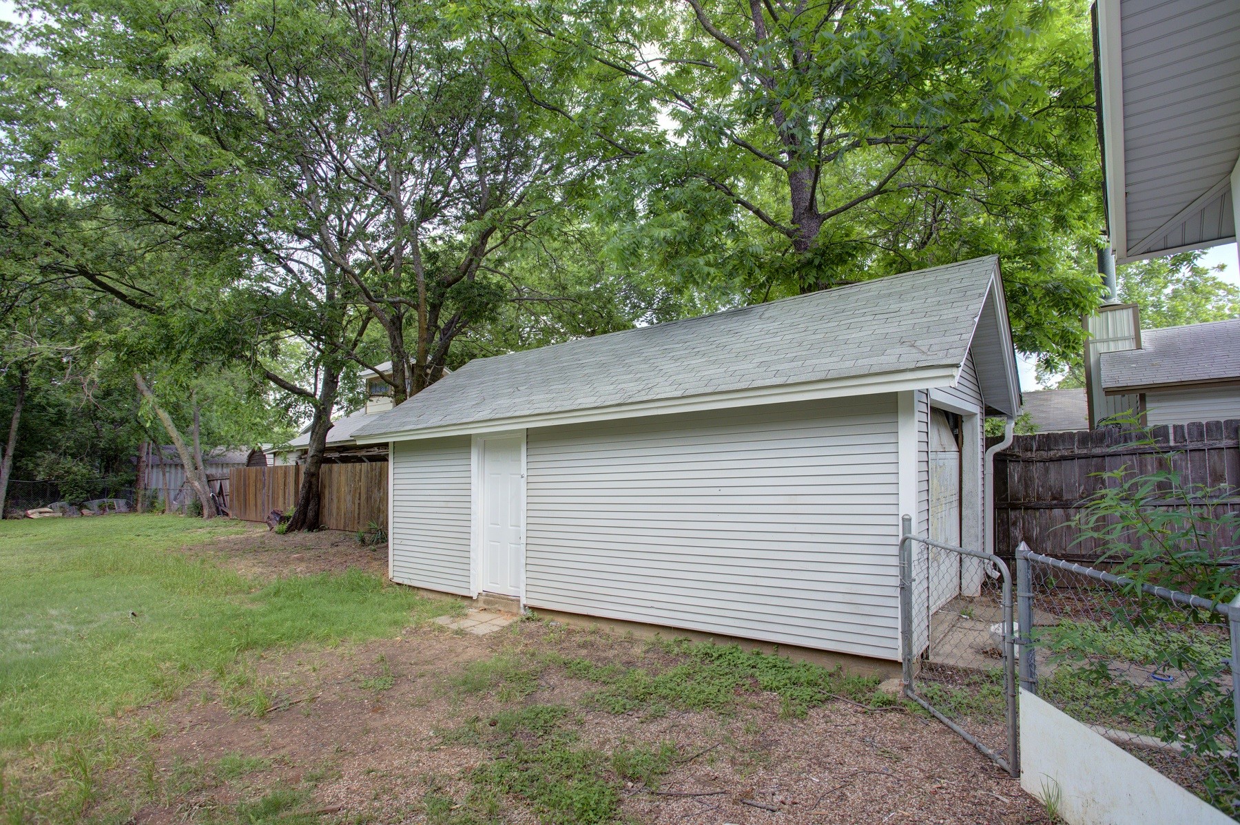 1005 N Buffalo Avenue Cleburne TX 76033