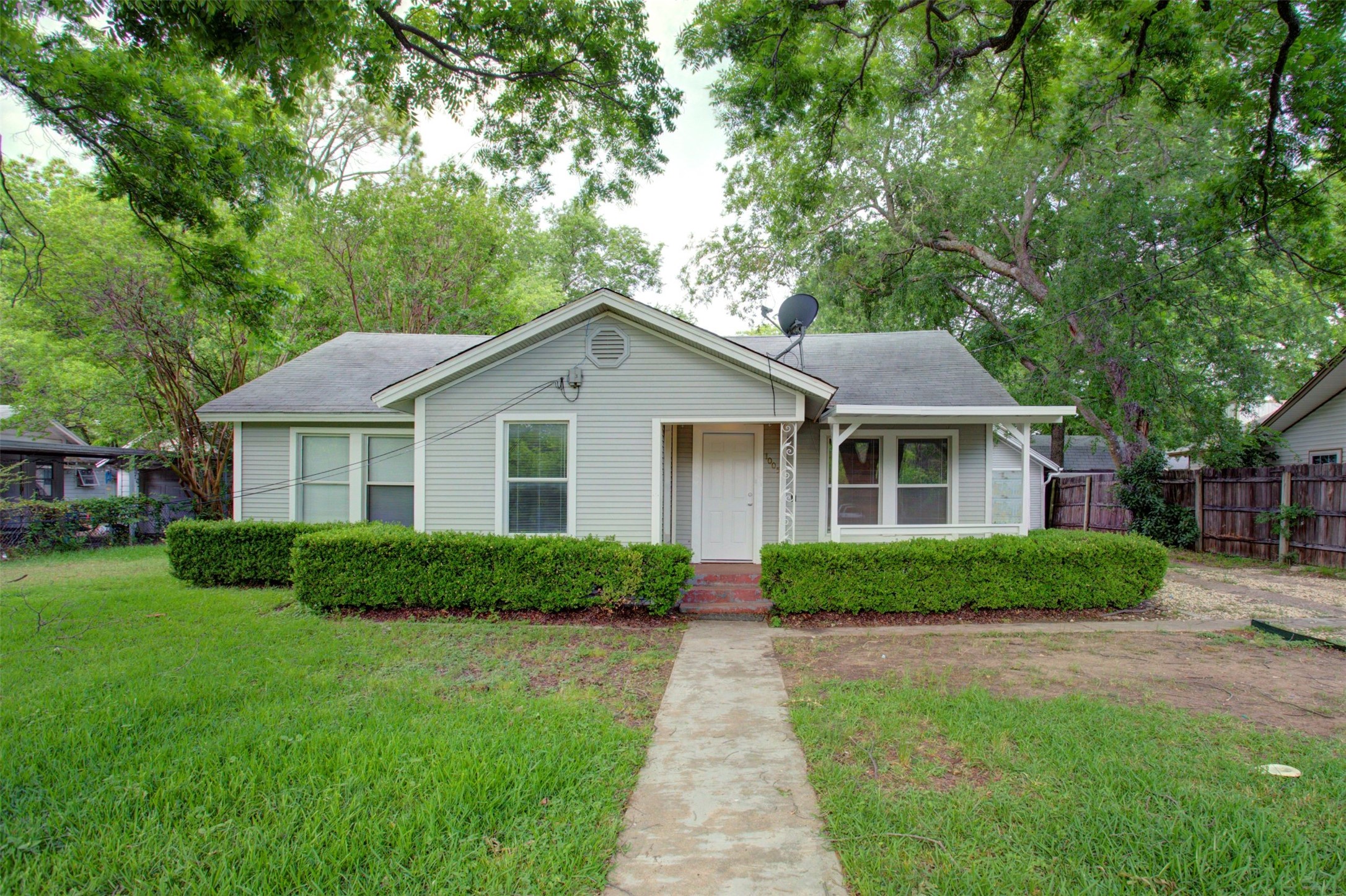 1005 N Buffalo Avenue Cleburne TX 76033