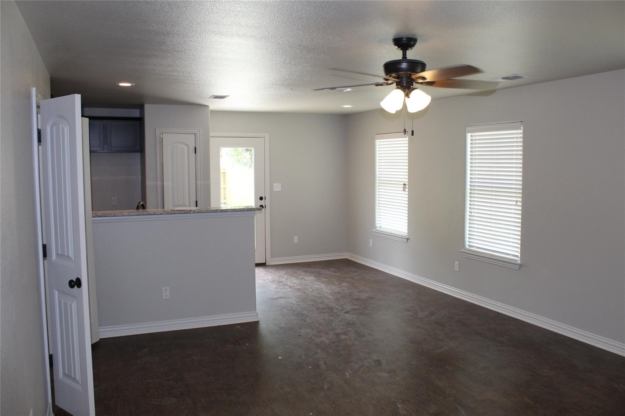 212 W Lake Street Sherman TX 75090