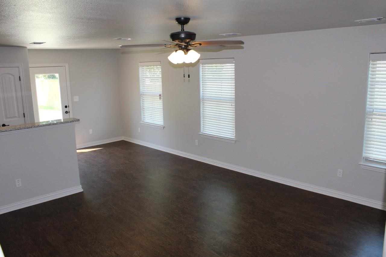 212 W Lake Street Sherman TX 75090