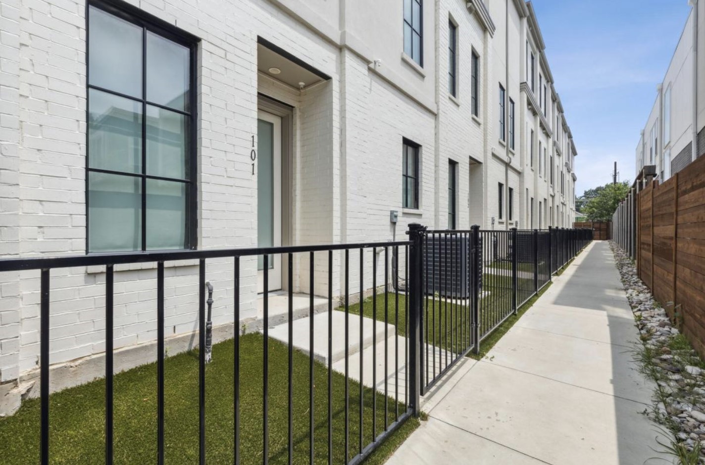 2018 Moser Avenue Dallas TX 75206