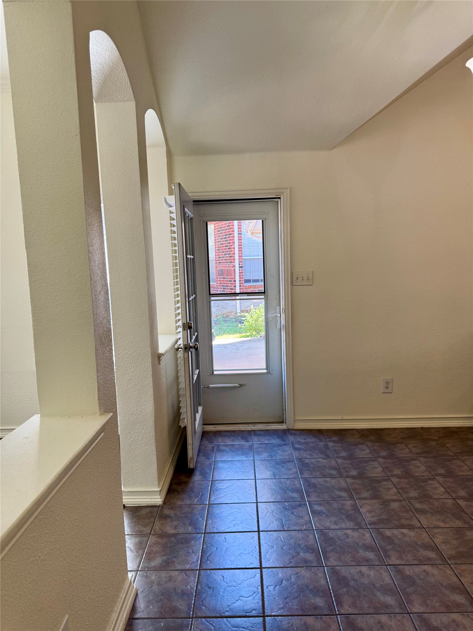 555 Southridge Way Irving TX 75063