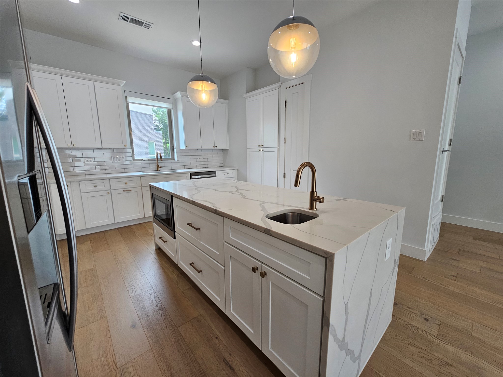 2620 Valley View Lane Farmers Branch TX 75234