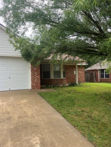 206 Linda Street Aubrey TX 76227