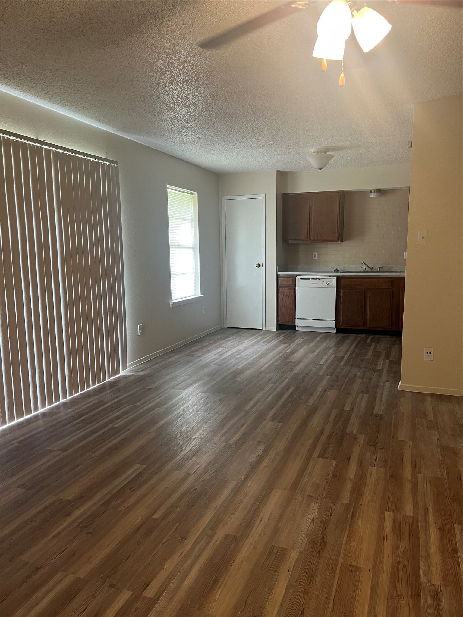 1400 Long Shadow Lane Mesquite TX 75149