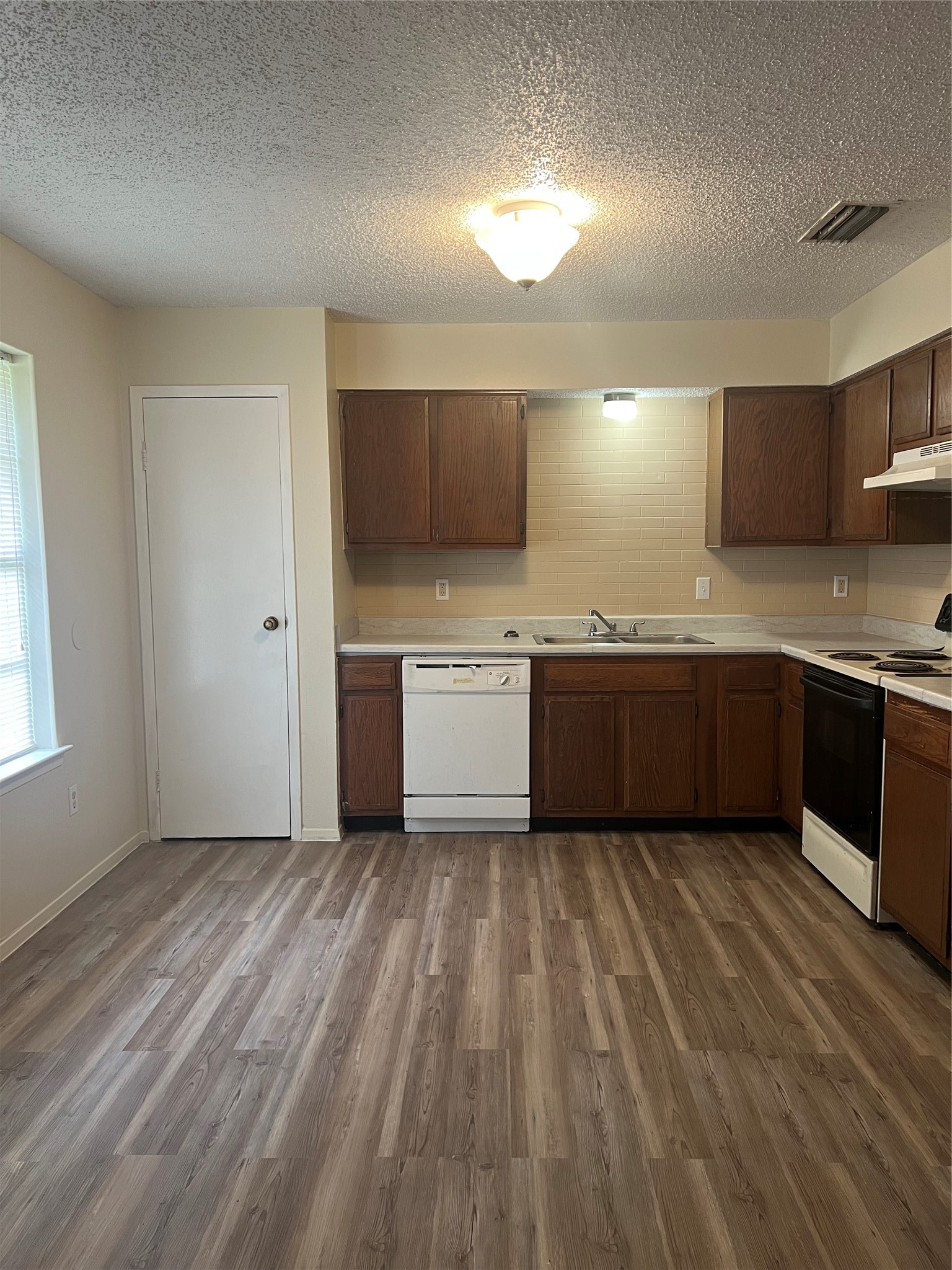1400 Long Shadow Lane Mesquite TX 75149