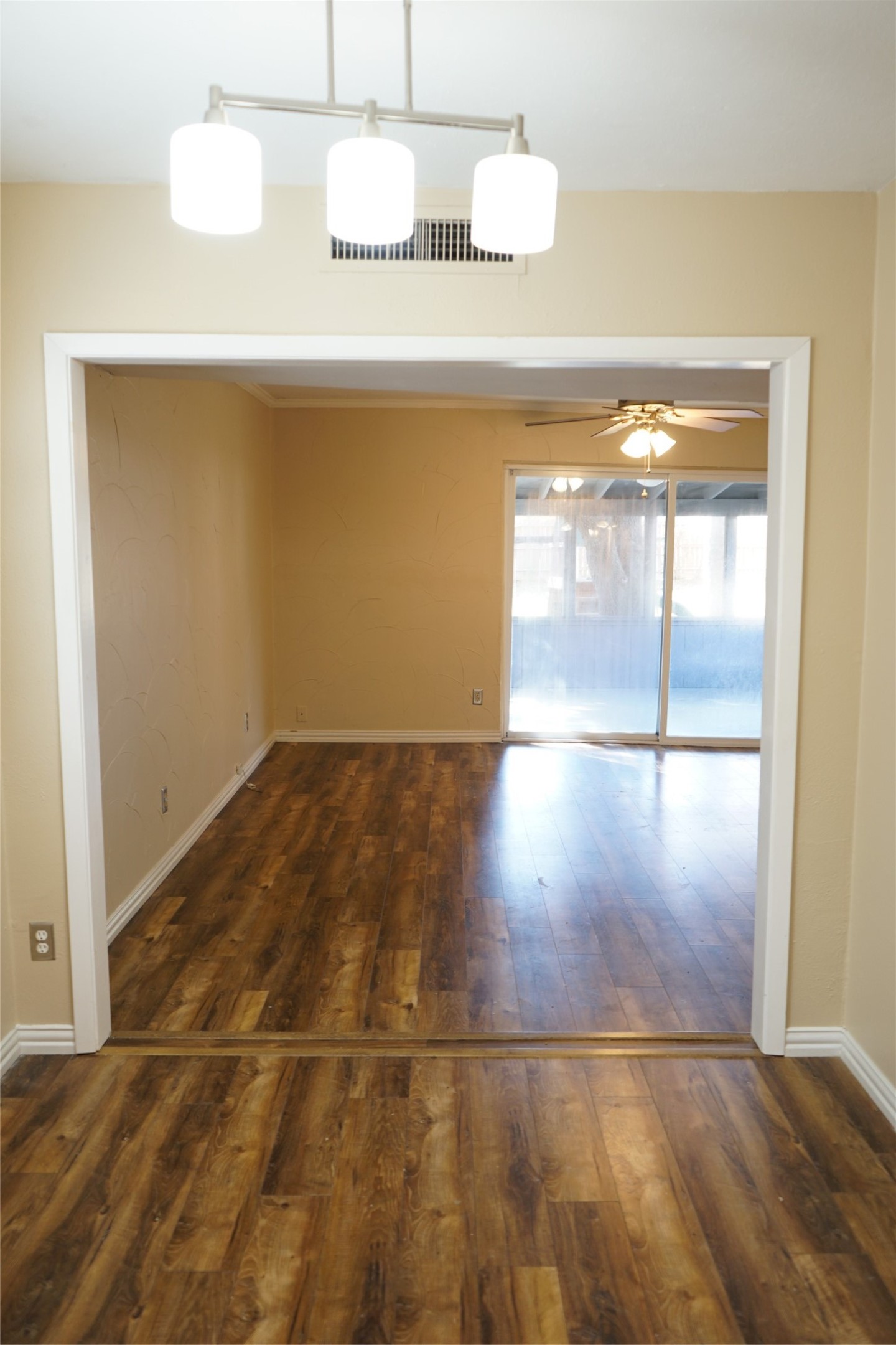 608 Hillcrest Street Mansfield TX 76063