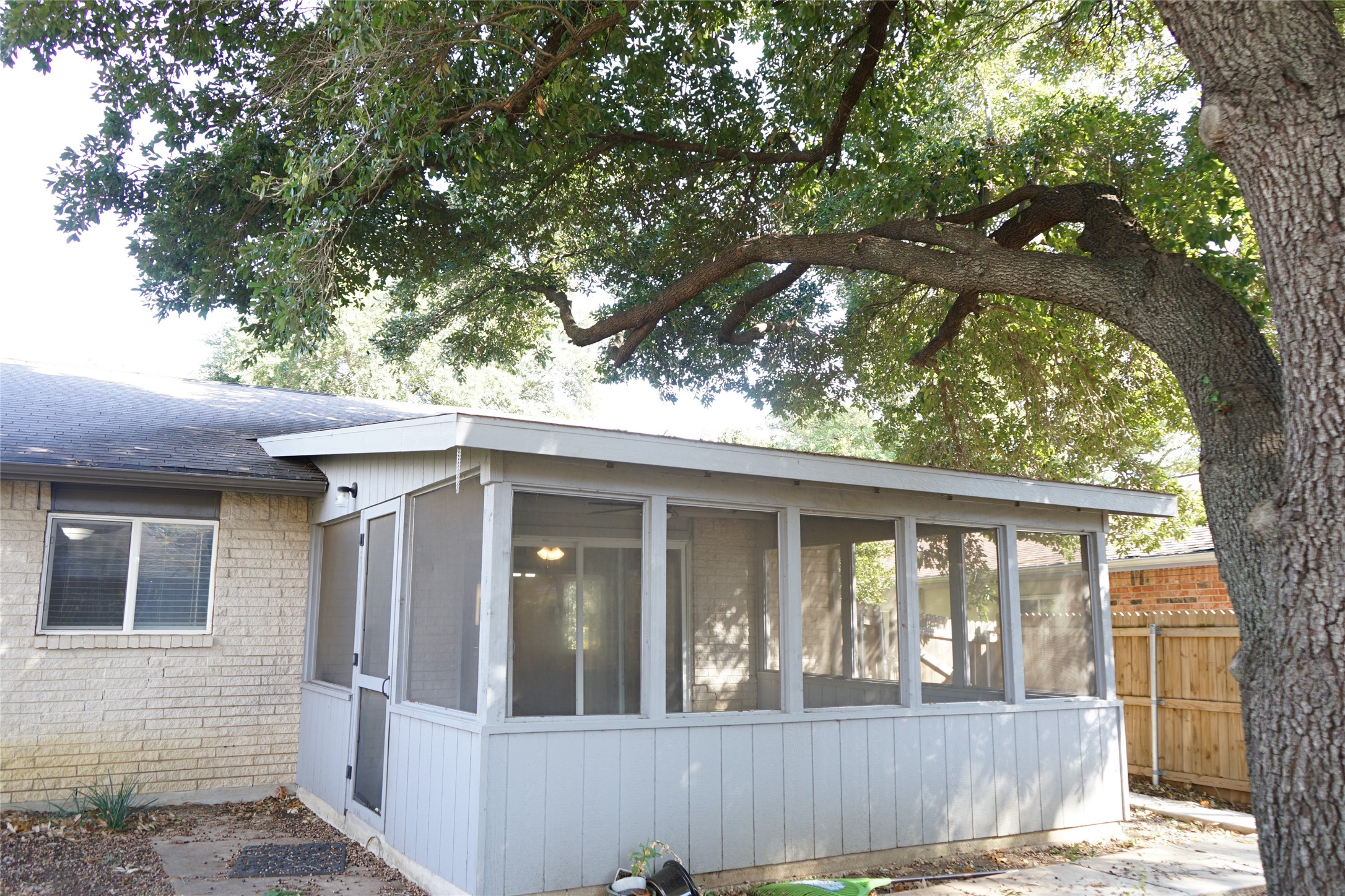608 Hillcrest Street Mansfield TX 76063