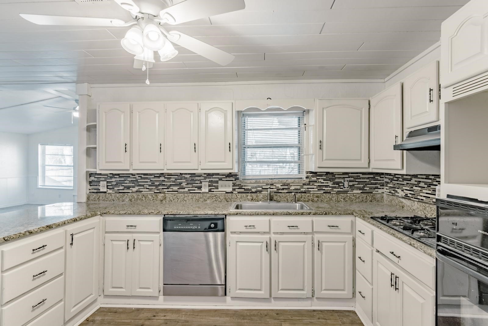5821 Circular Drive North Richland Hills TX 76117