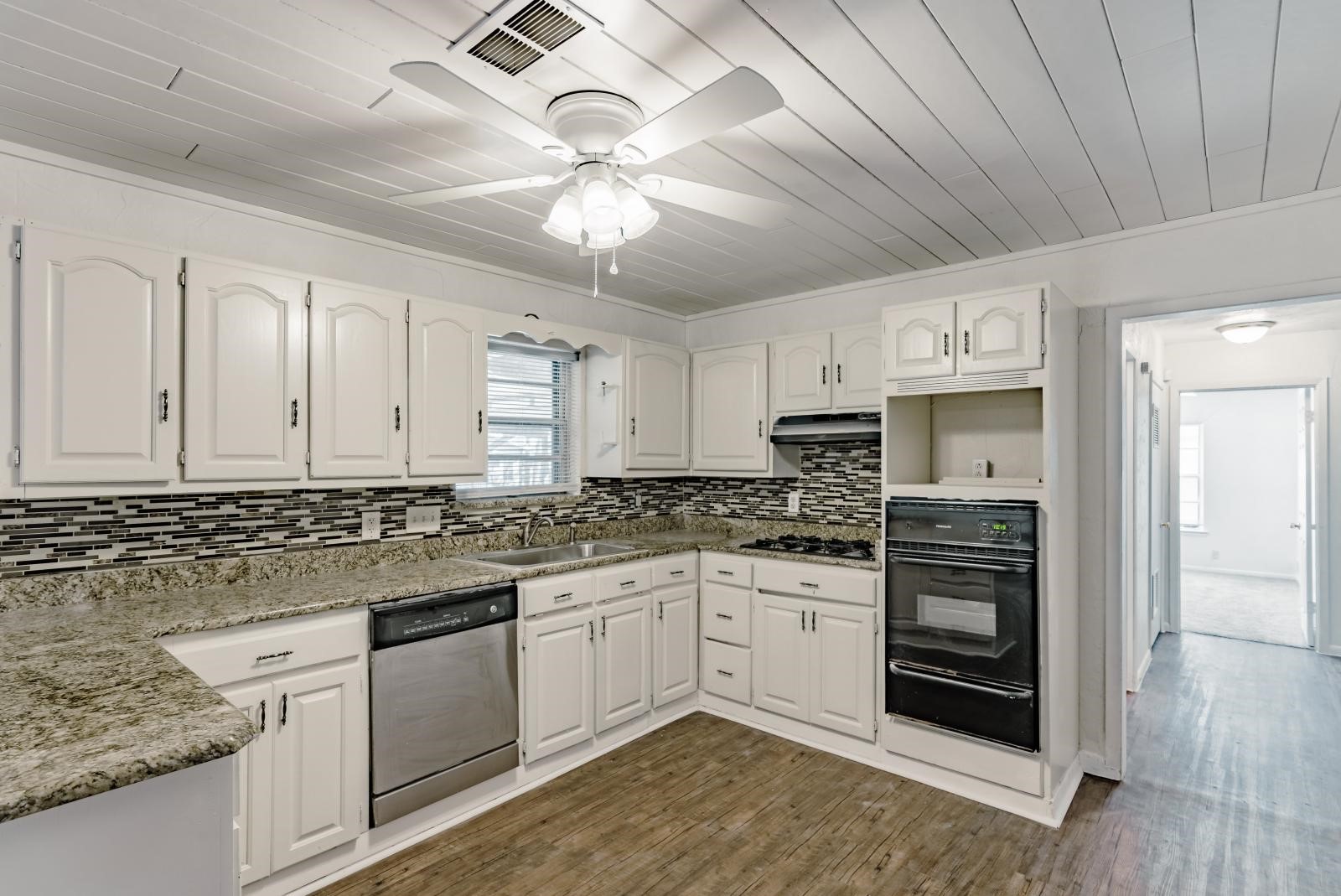 5821 Circular Drive North Richland Hills TX 76117