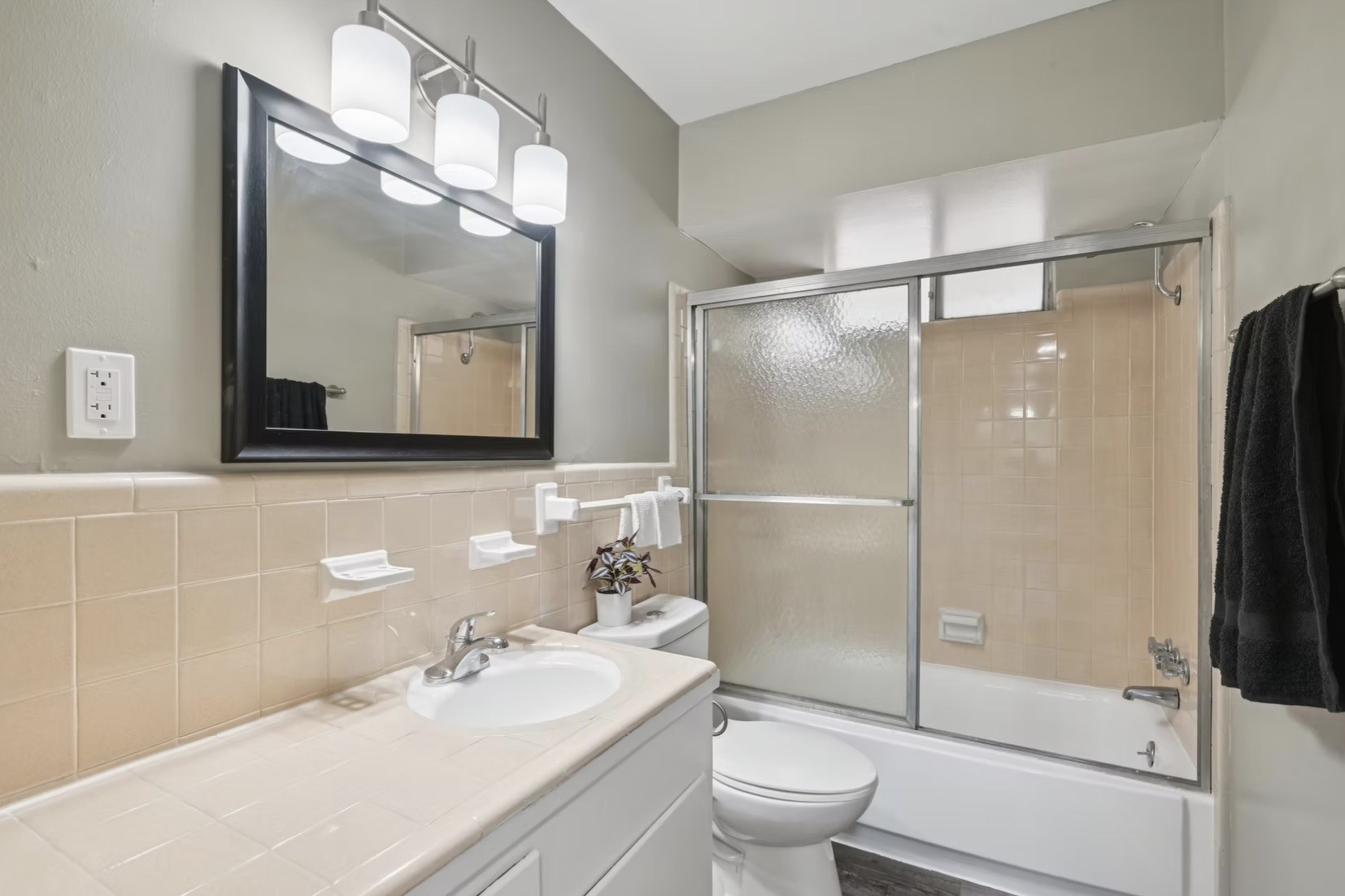 6151 E Mockingbird Lane Dallas TX 75214