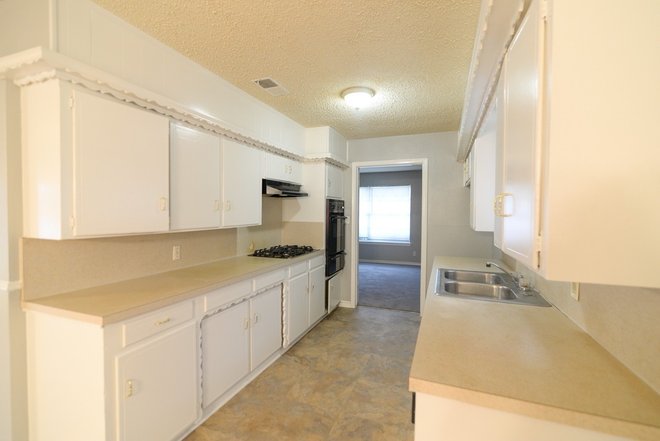 614 N Young Boulevard Desoto TX 75115