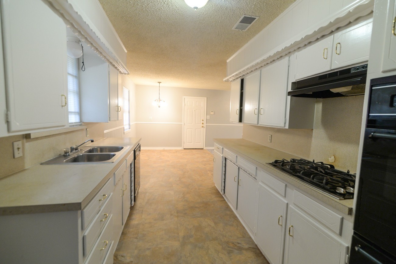 614 N Young Boulevard Desoto TX 75115