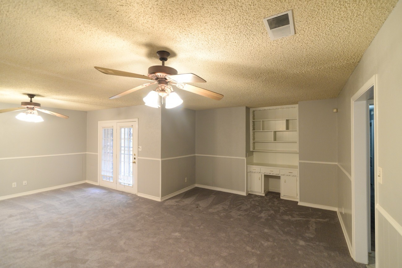 614 N Young Boulevard Desoto TX 75115