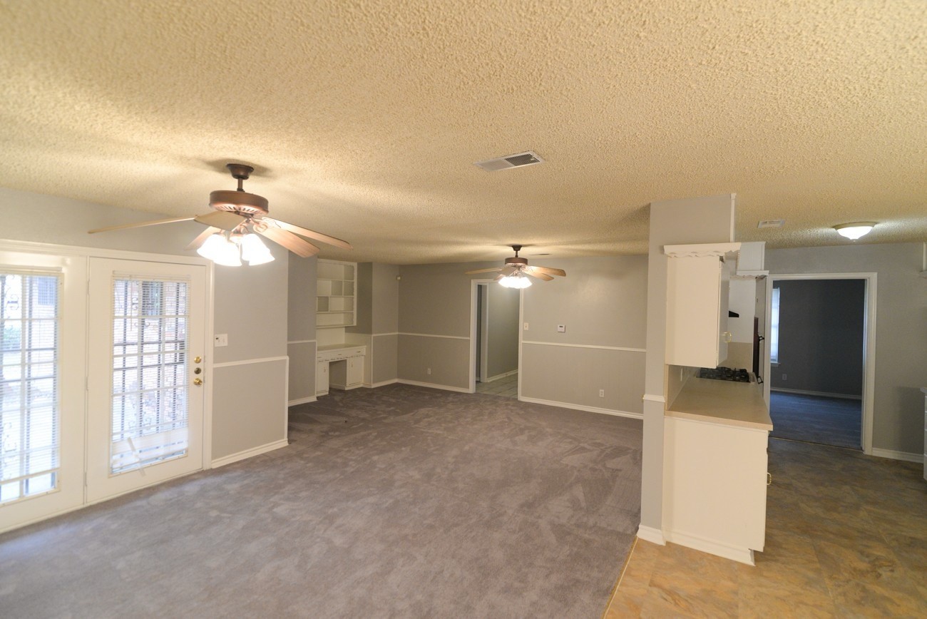614 N Young Boulevard Desoto TX 75115