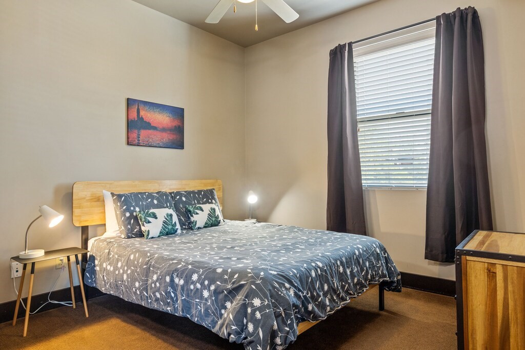 1125 S Jennings Avenue Fort Worth TX 76104