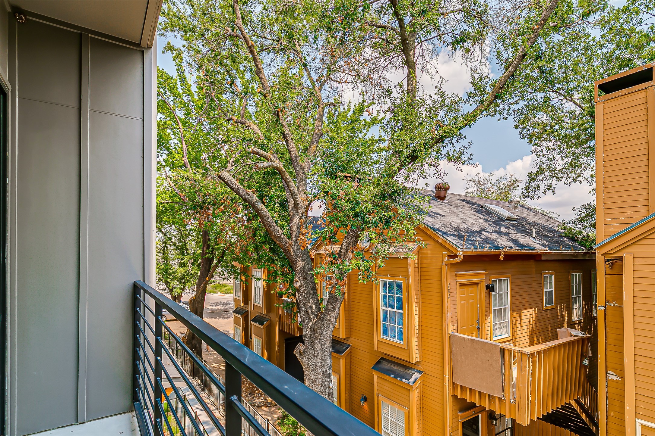 6028 Lewis Street Dallas TX 75206
