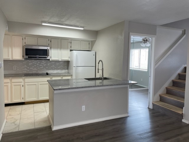 9831 W Walnut Street Dallas TX 75243