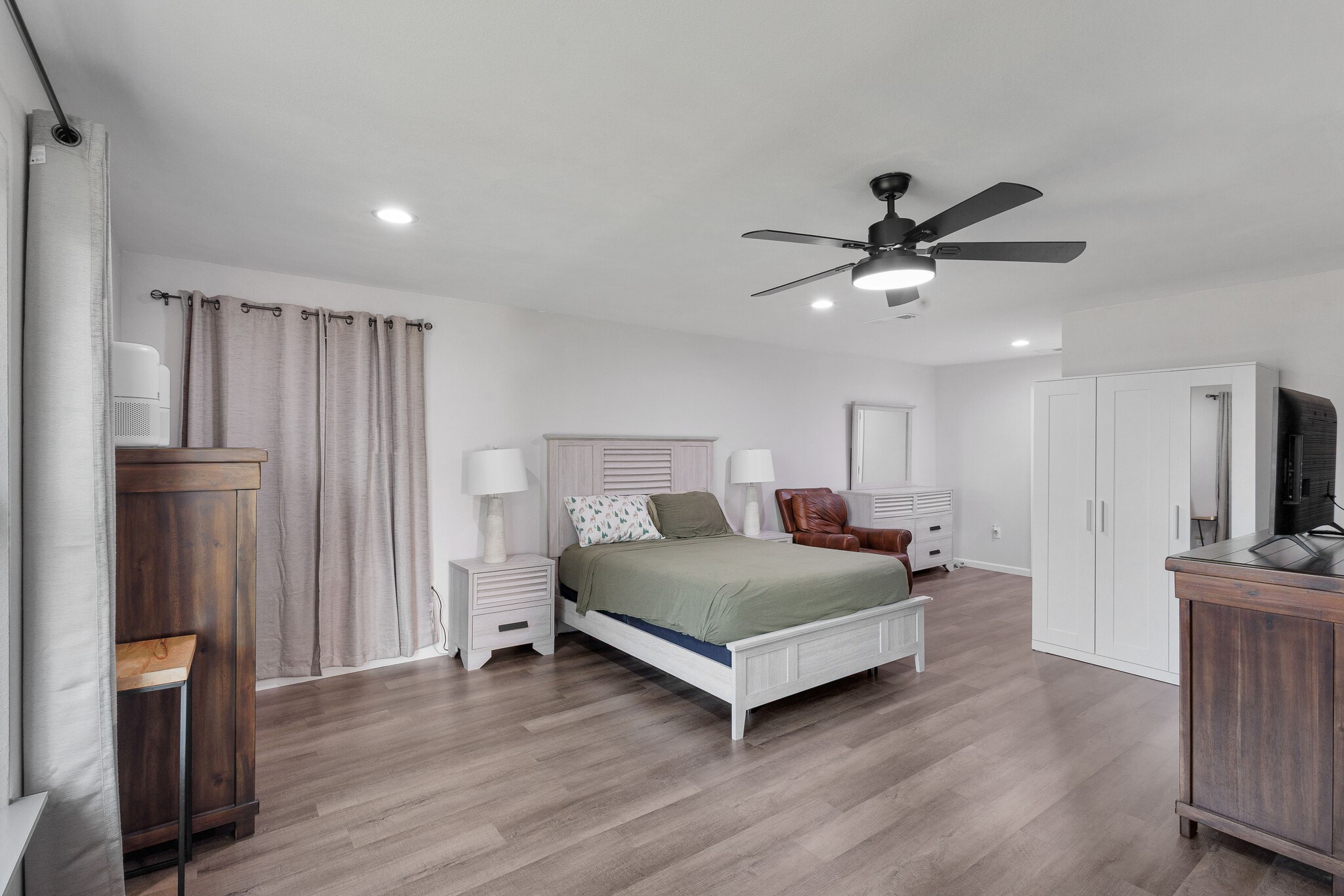 709 SW Dallas Street Grand Prairie TX 75051