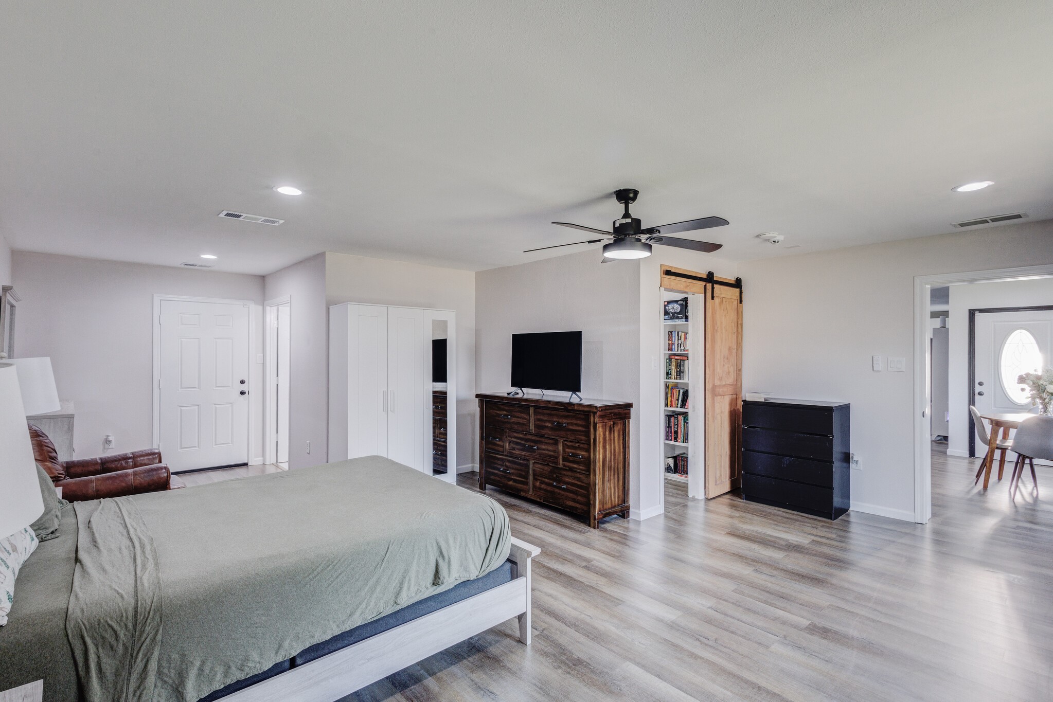 709 SW Dallas Street Grand Prairie TX 75051