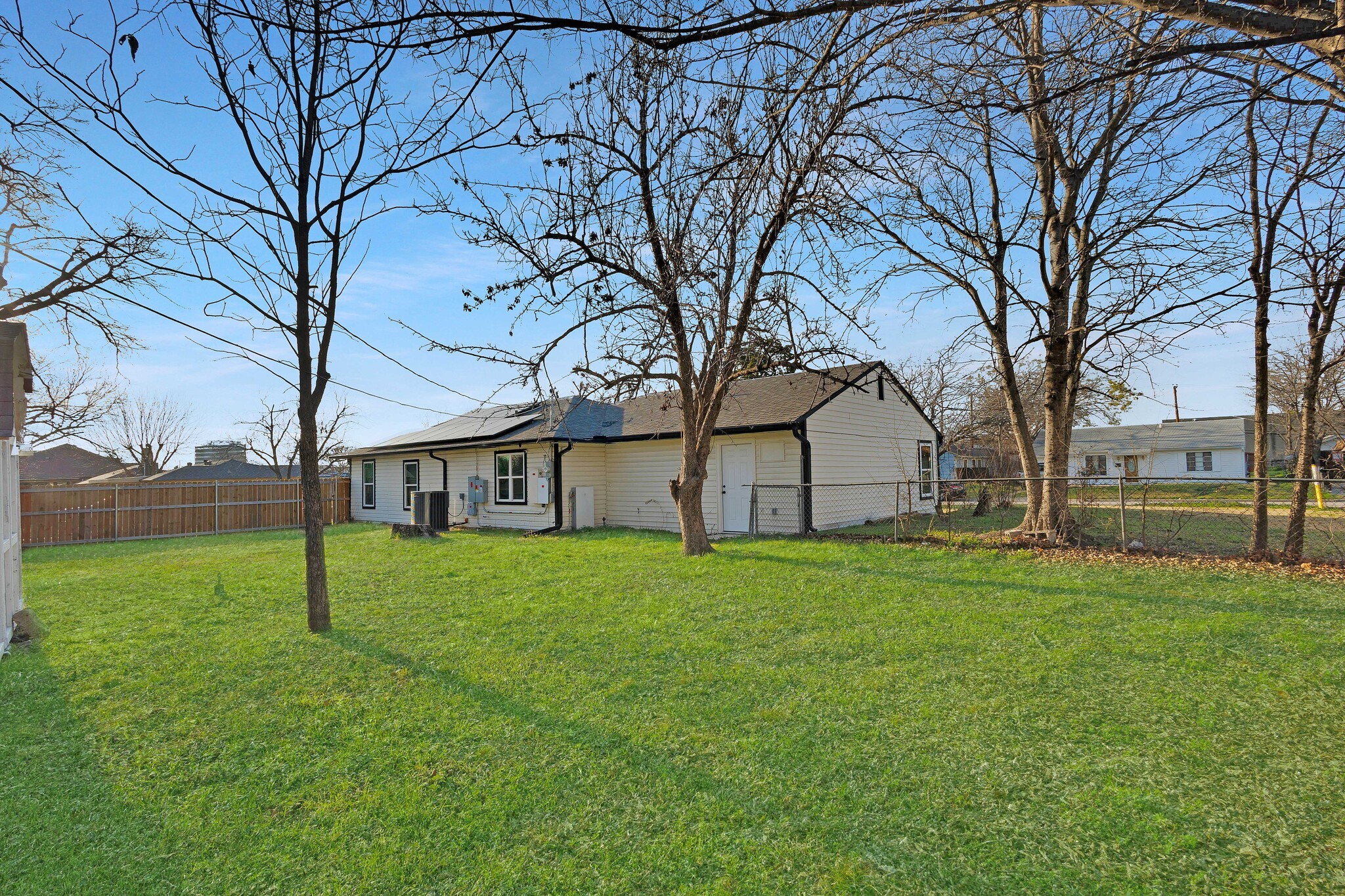 709 SW Dallas Street Grand Prairie TX 75051
