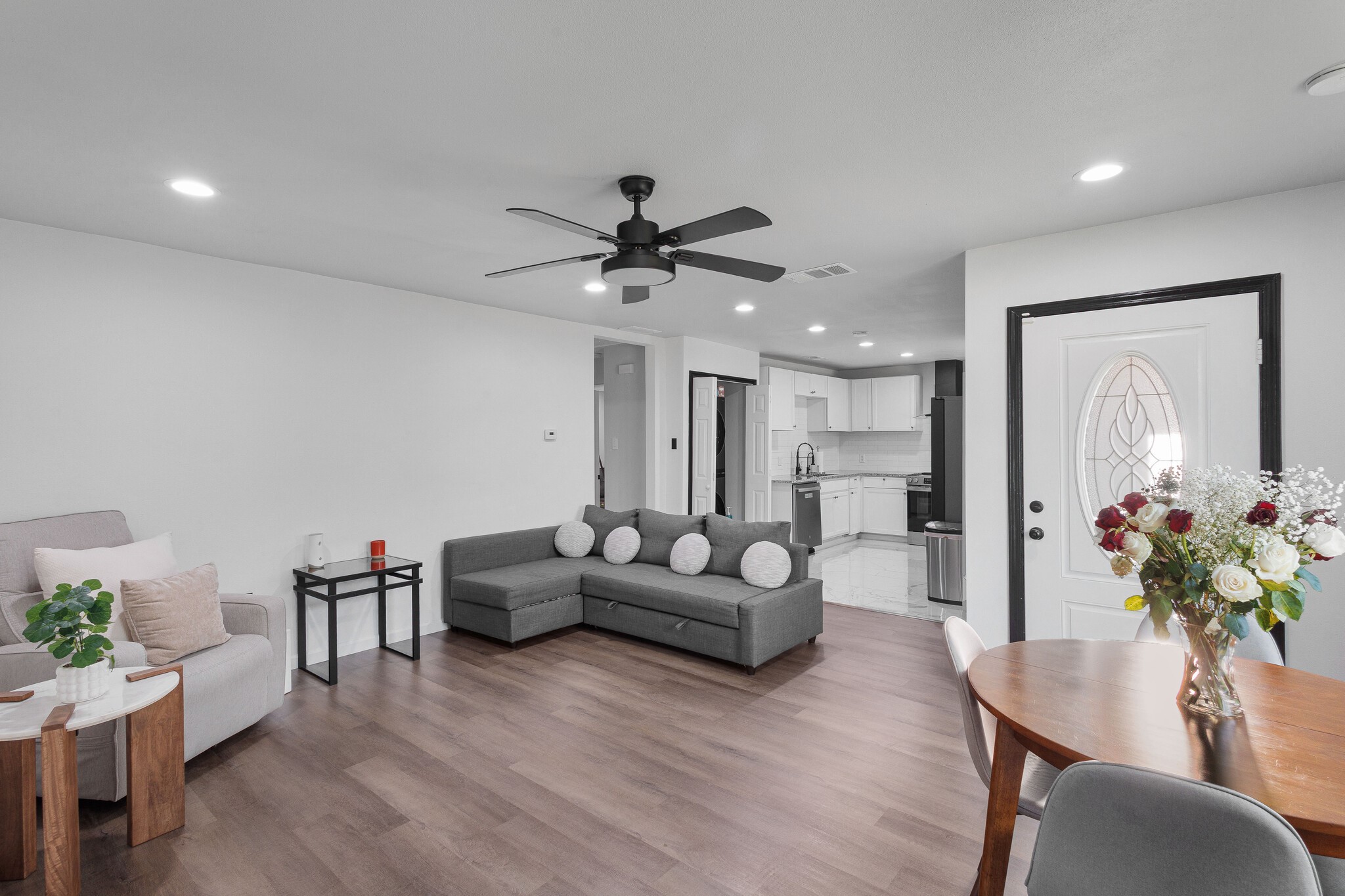 709 SW Dallas Street Grand Prairie TX 75051