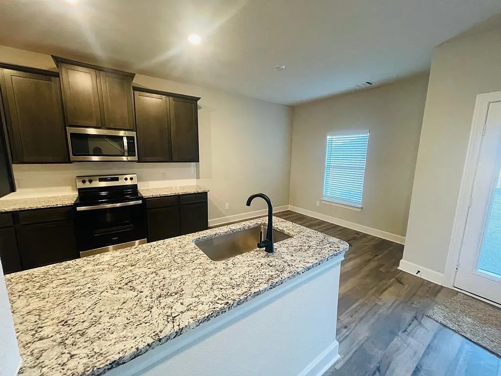 312 Lone Wolf Trail Fort Worth TX 76120