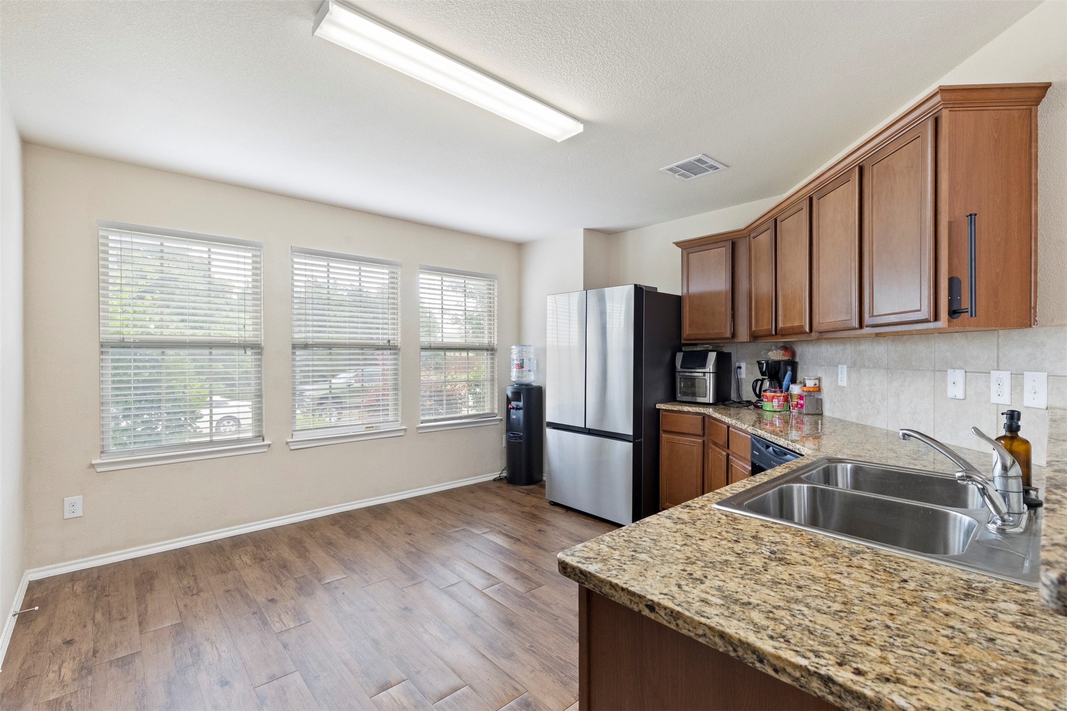 4127 Passage Way Lancaster TX 75146