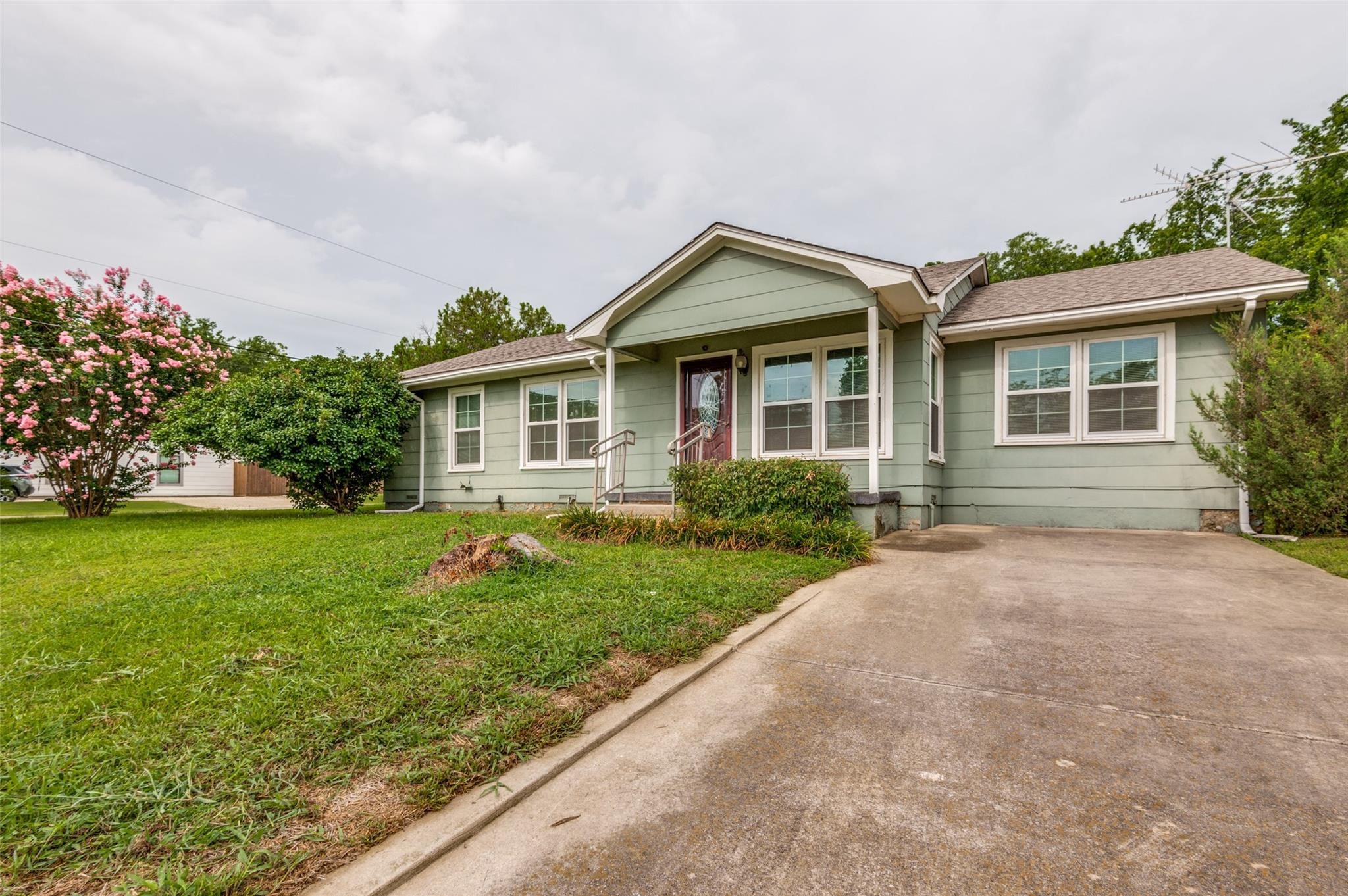 1901 Buck Street Gainesville TX 76240