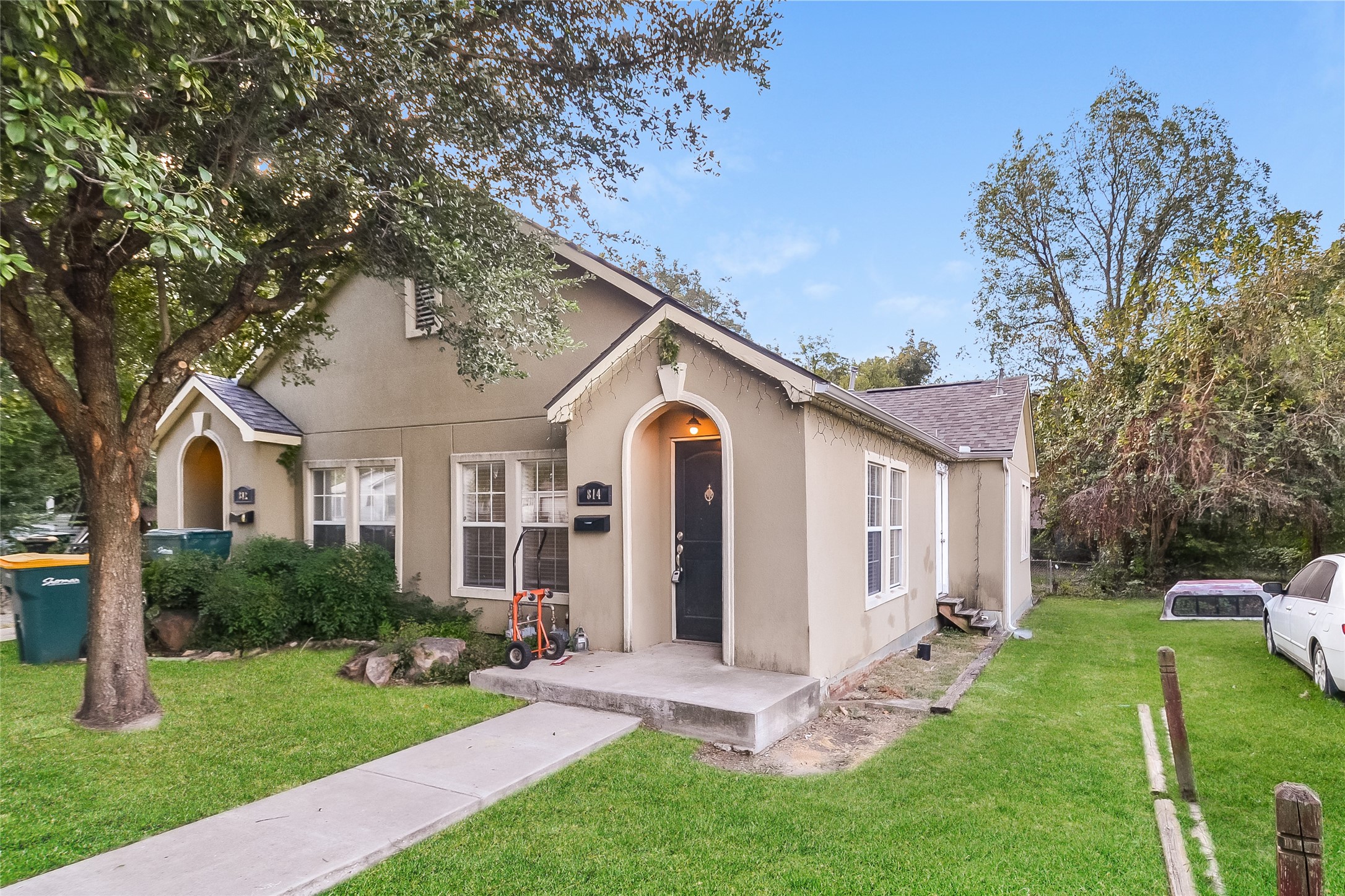 814 W College Street Sherman TX 75092