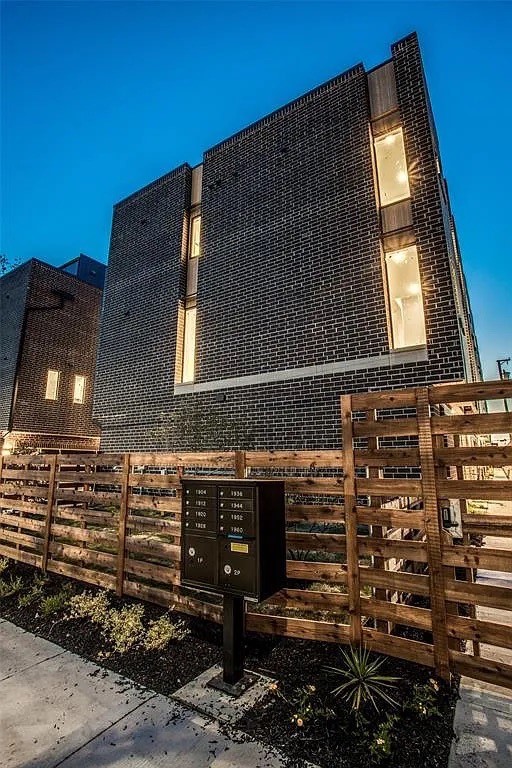 1913 Dowgate Court Dallas TX 75204
