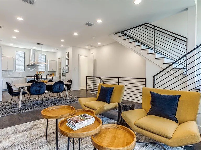1913 Dowgate Court Dallas TX 75204