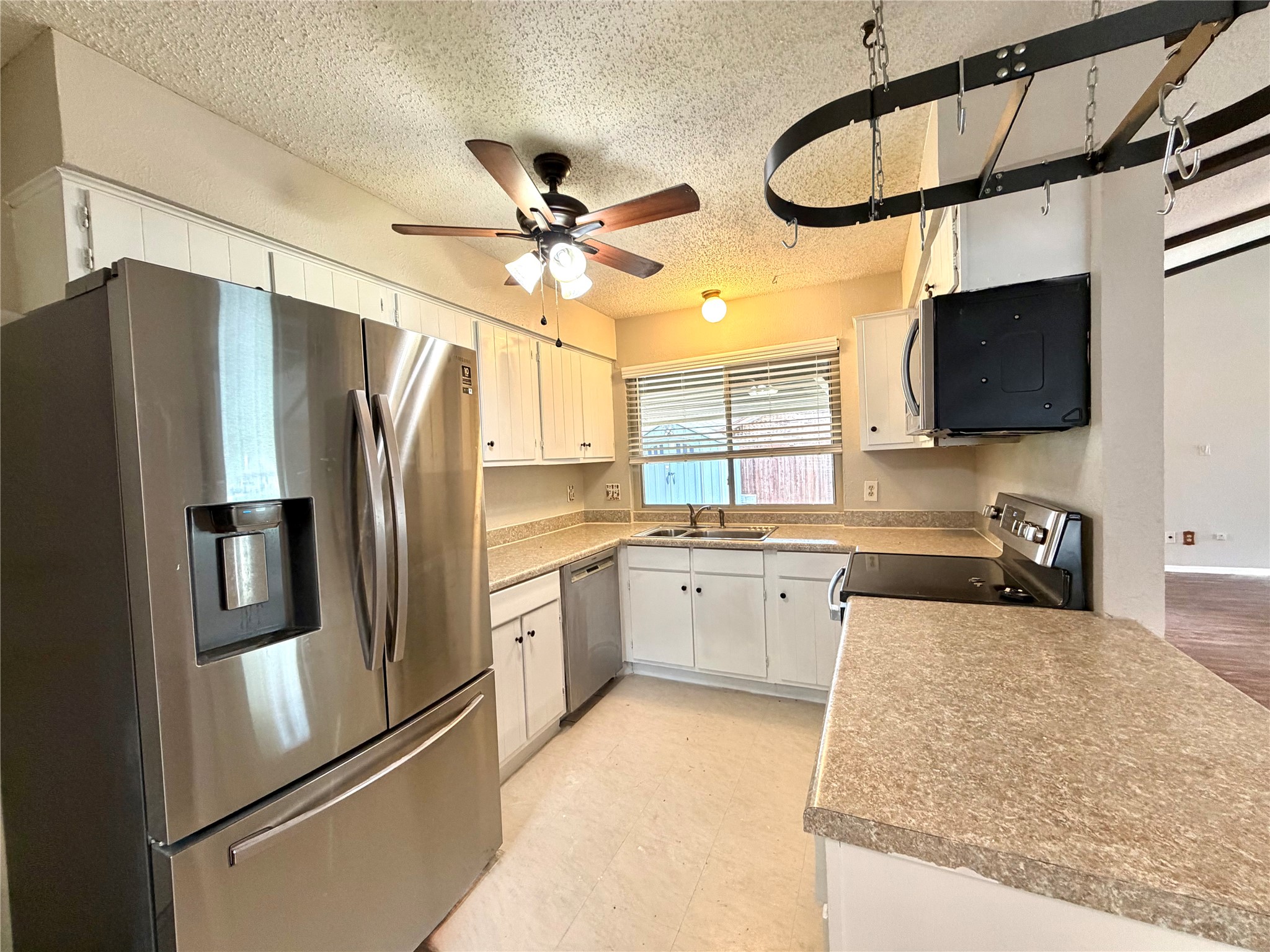 1506 Whiteoak Drive Garland TX 75040
