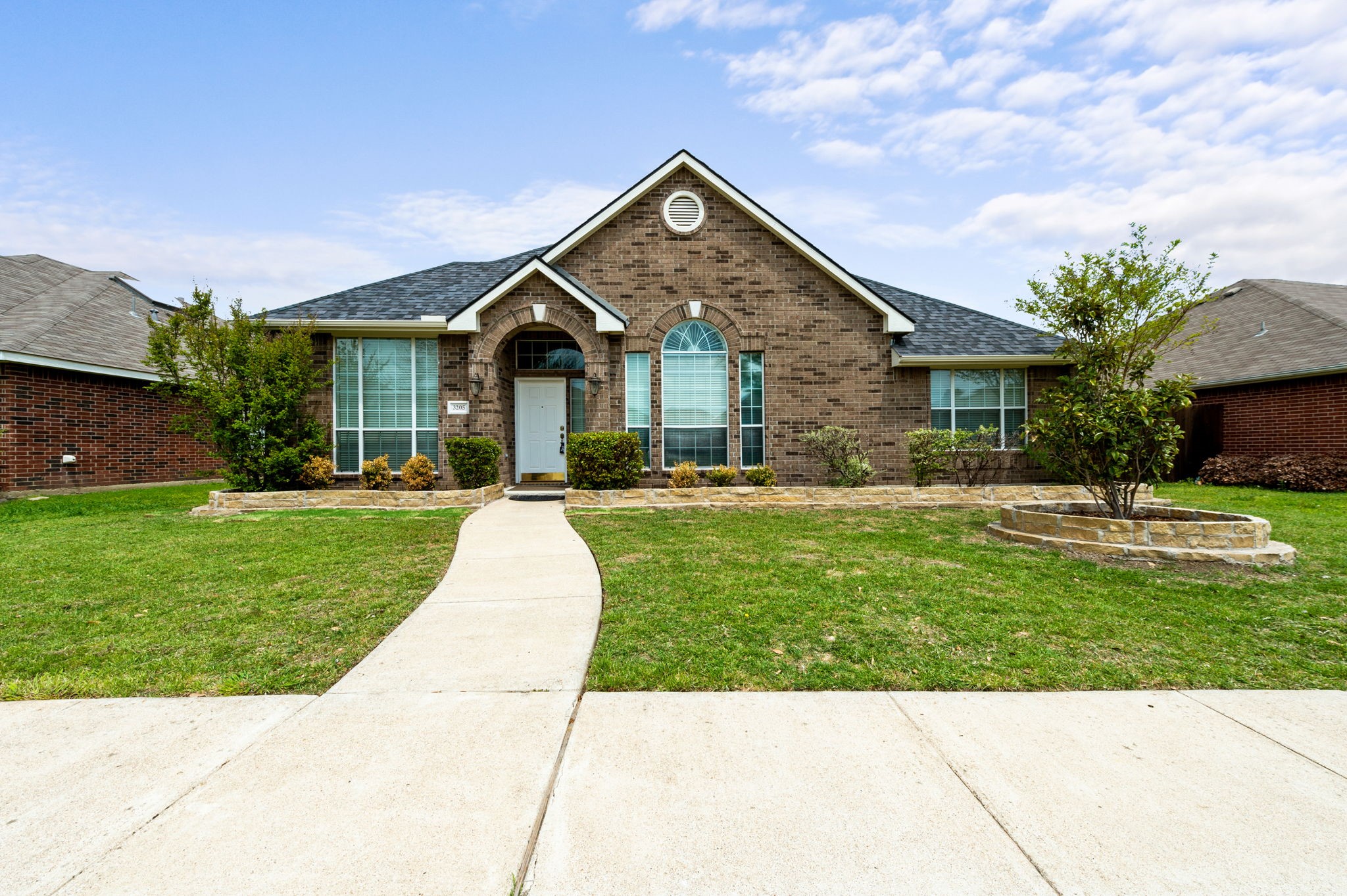 3205 Hamlett Lane Garland TX 75043