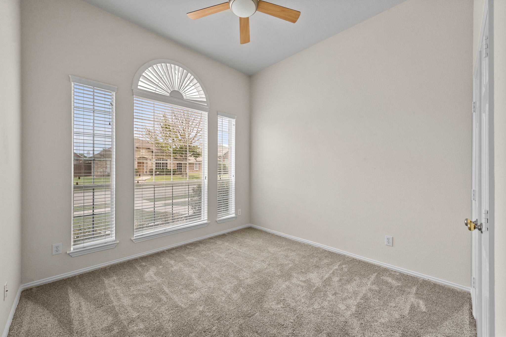 3205 Hamlett Lane Garland TX 75043