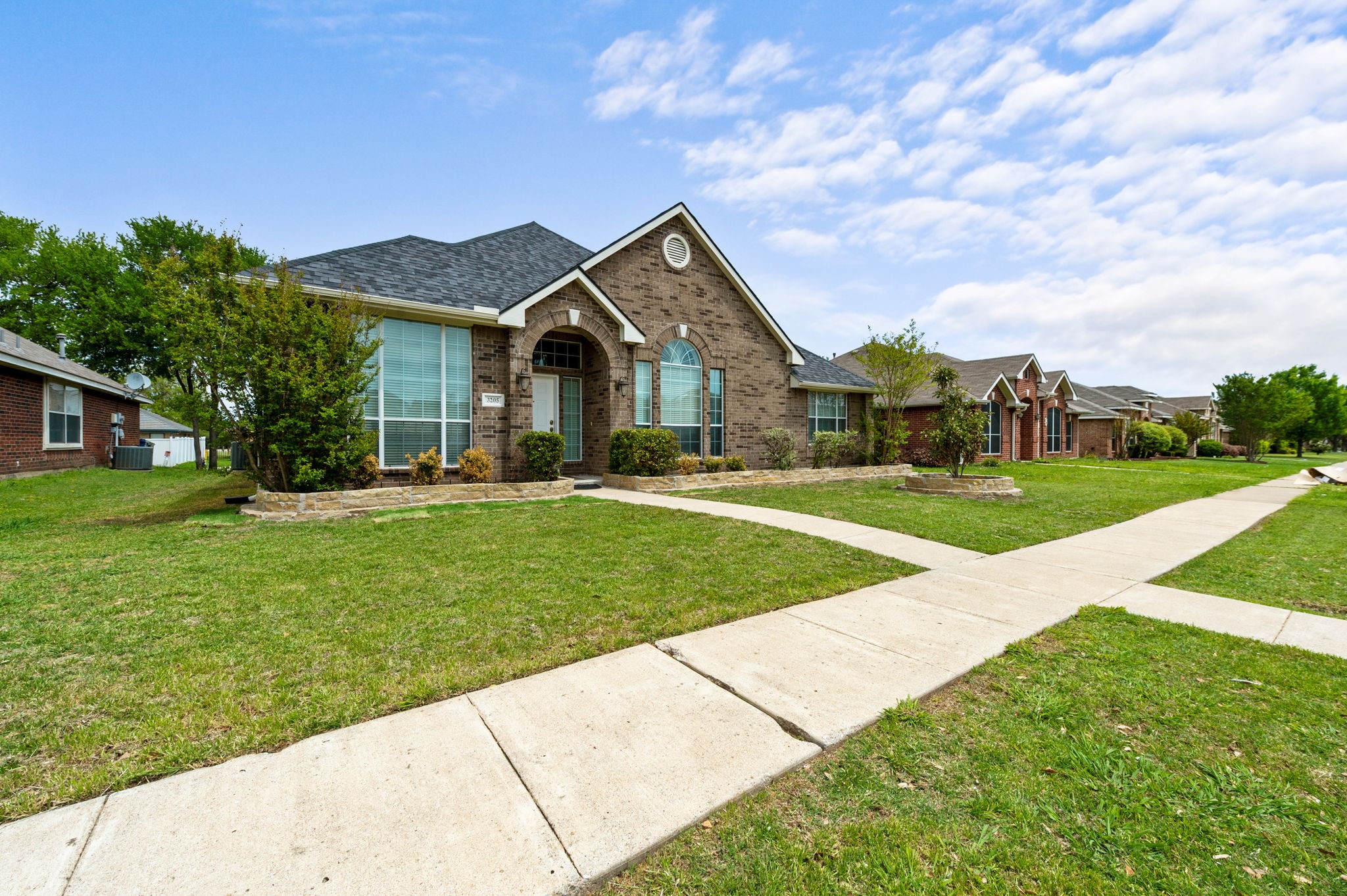 3205 Hamlett Lane Garland TX 75043