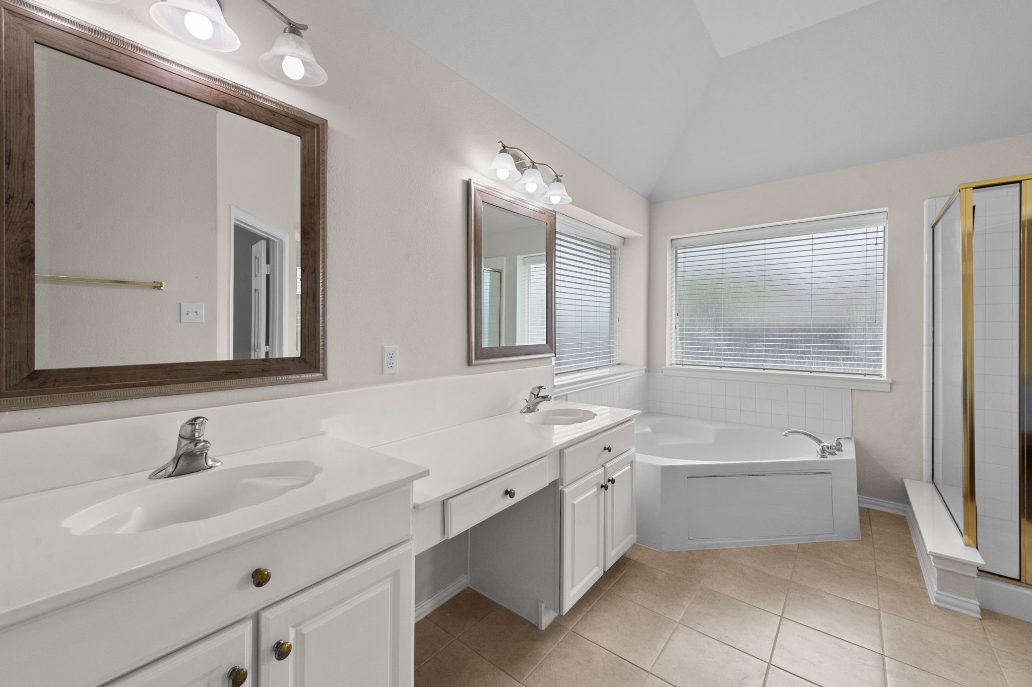 3205 Hamlett Lane Garland TX 75043