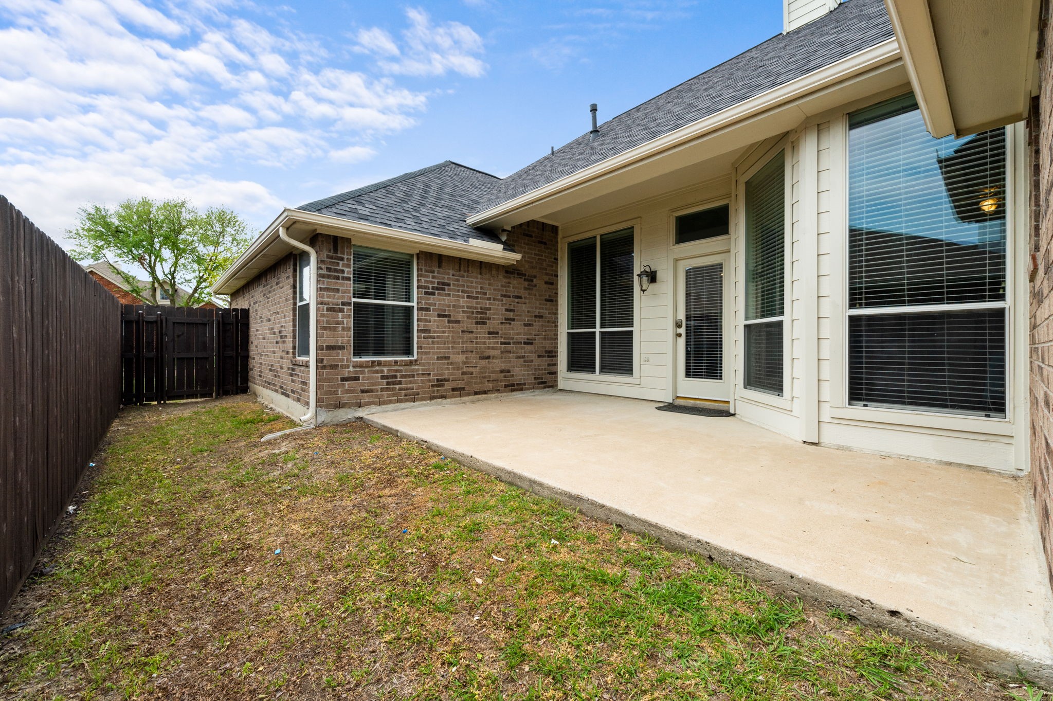 3205 Hamlett Lane Garland TX 75043