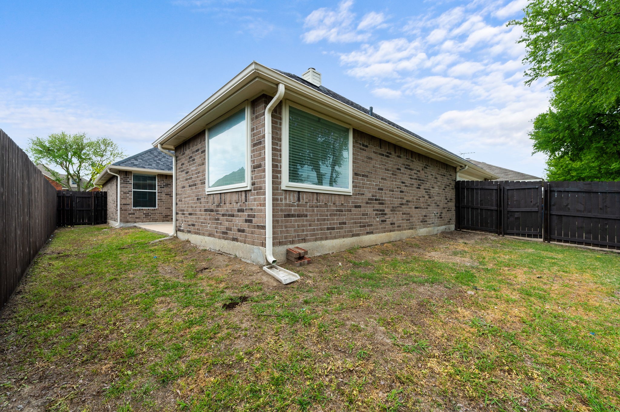 3205 Hamlett Lane Garland TX 75043