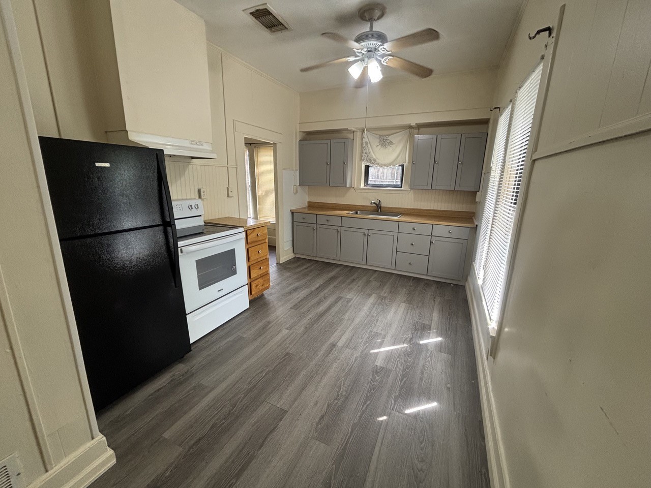 376 W Walters Street Lewisville TX 75057