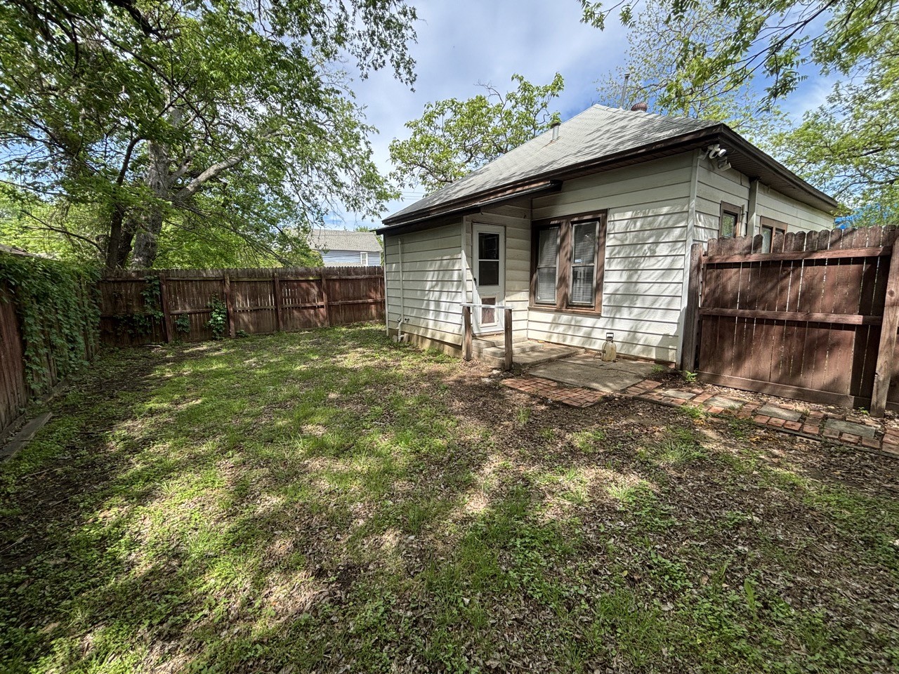 376 W Walters Street Lewisville TX 75057