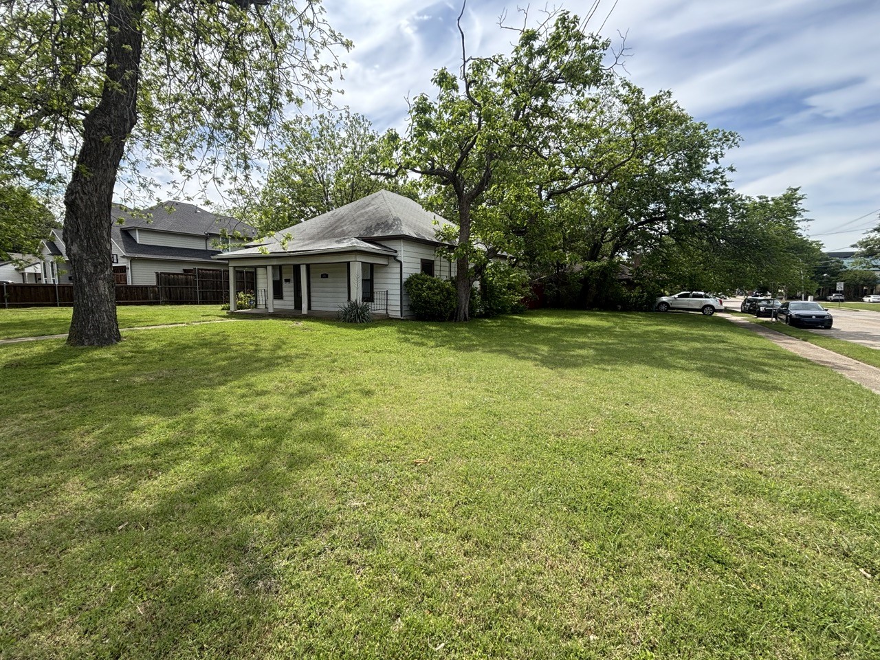 376 W Walters Street Lewisville TX 75057