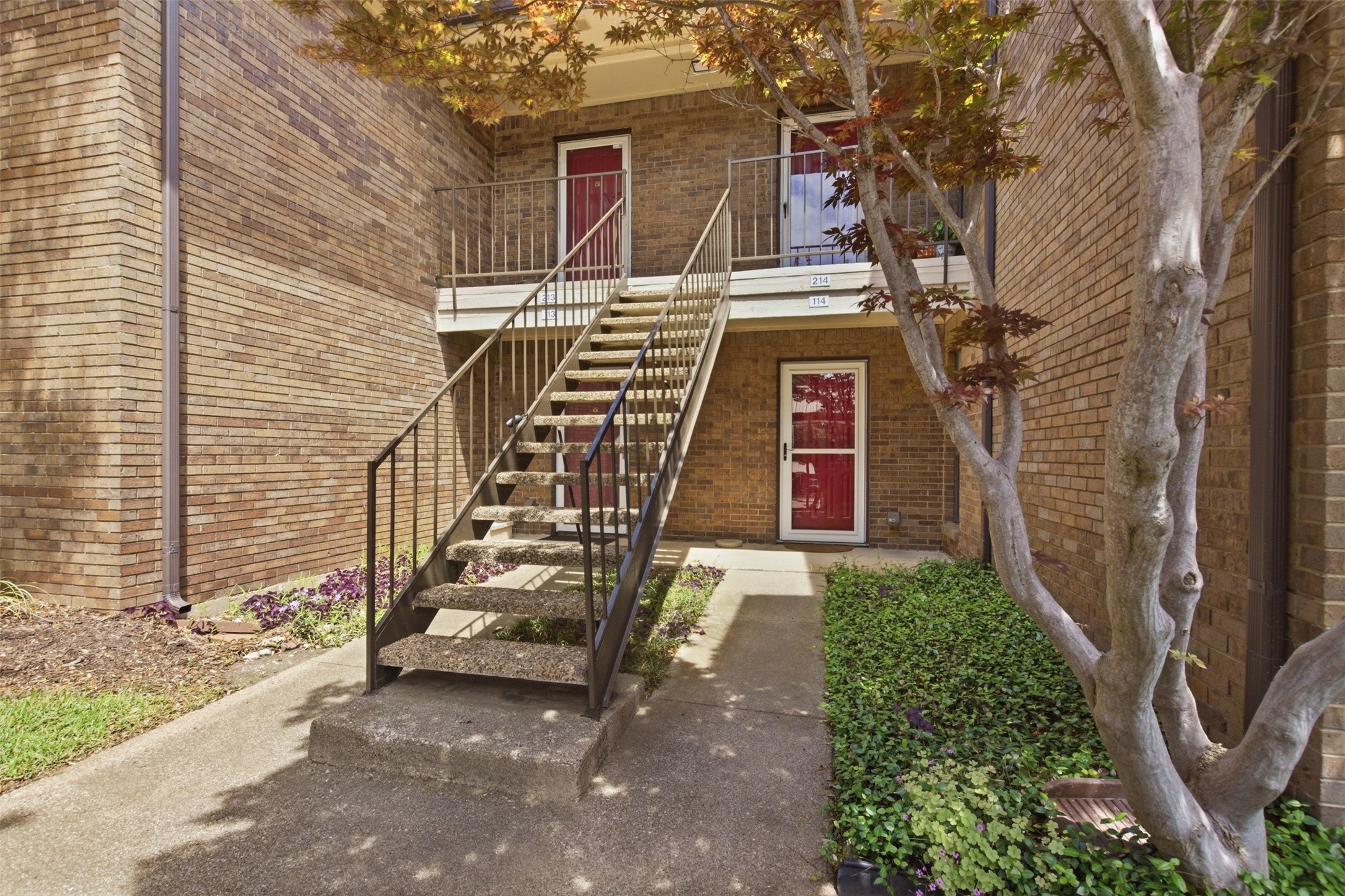 2505 Wedglea Drive Dallas TX 75211