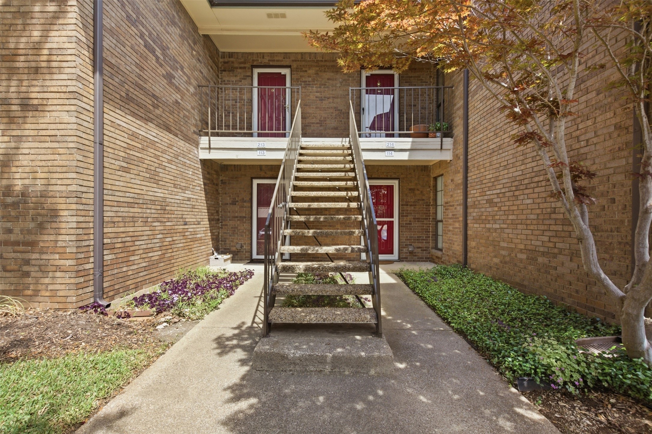2505 Wedglea Drive Dallas TX 75211