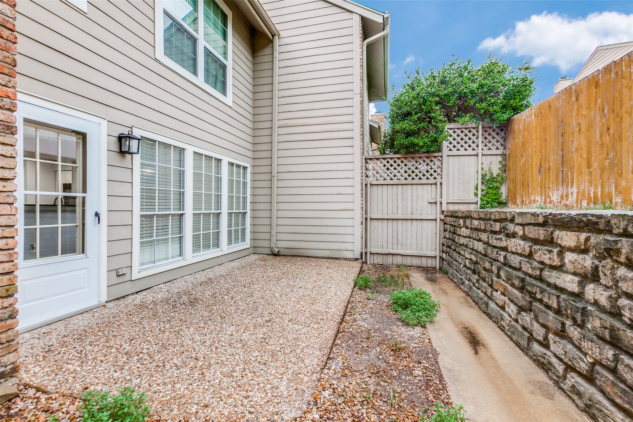 8527 Coppertowne Lane Dallas TX 75243