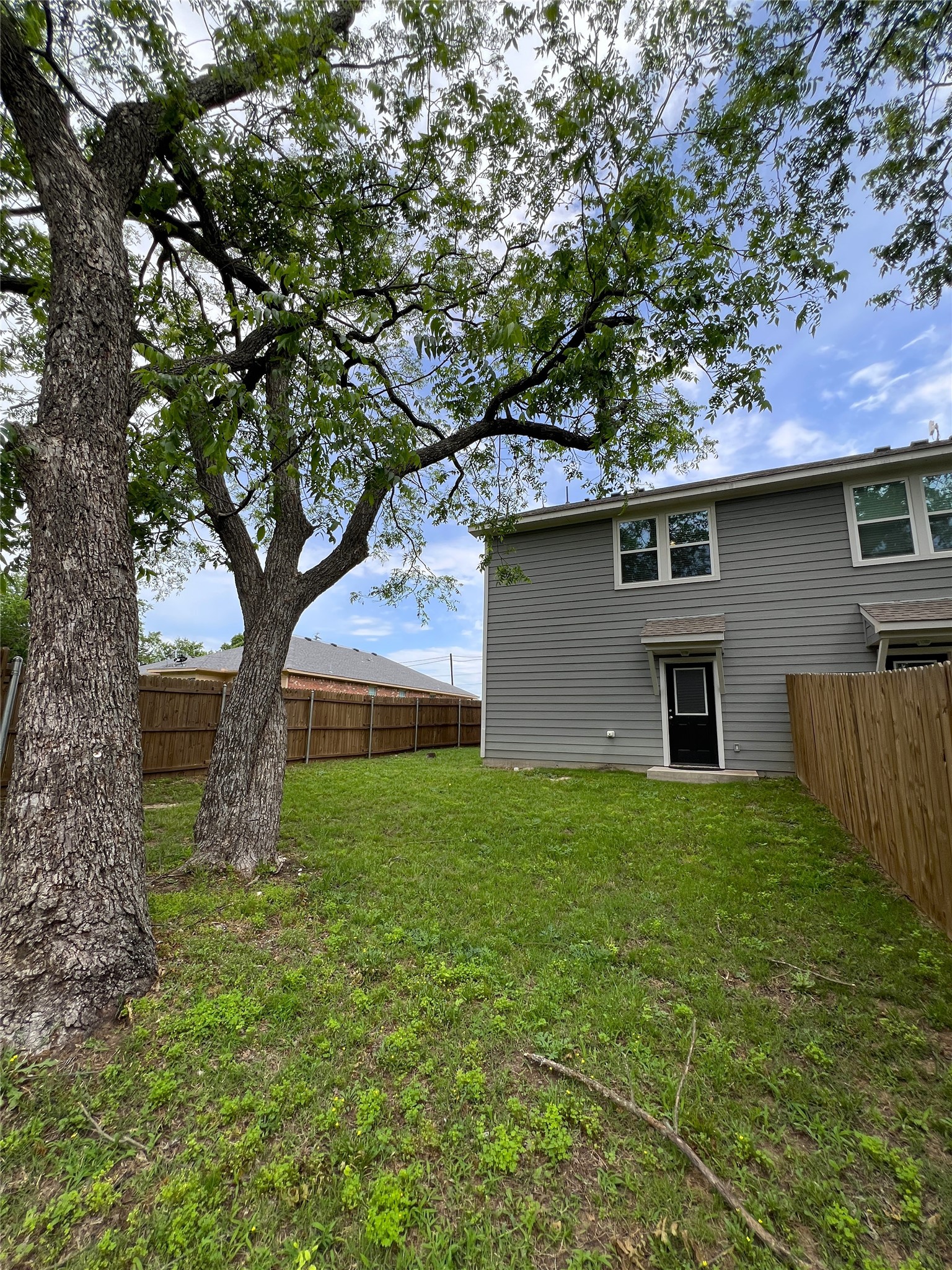 522-524 E State Highway 11 Tom Bean TX 75489